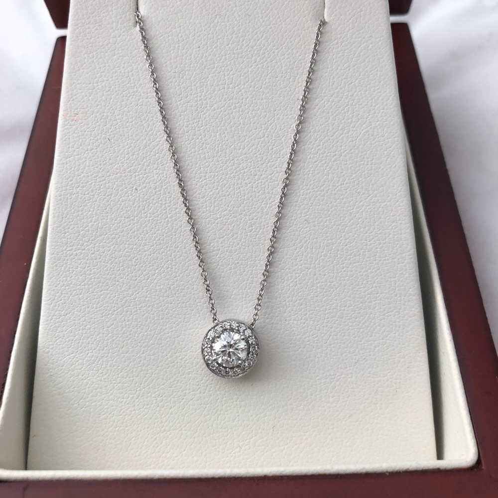 14k white gold, diamond pendant necklace.